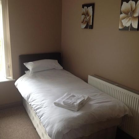 Bed and Breakfast Coach & Horses Tredegar Номер фото
