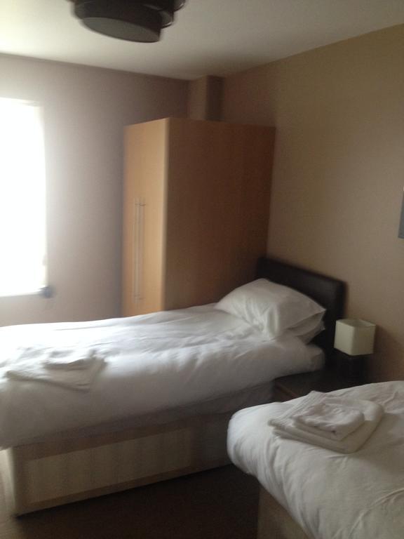 Bed and Breakfast Coach & Horses Tredegar Номер фото