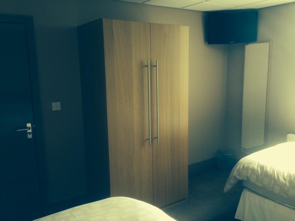Bed and Breakfast Coach & Horses Tredegar Екстер'єр фото